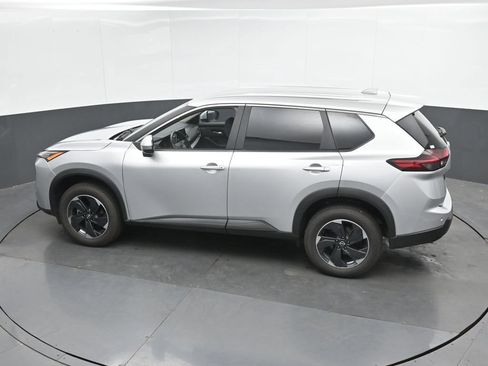 Used 2025 Nissan Rogue SV AWD/4WD image 35