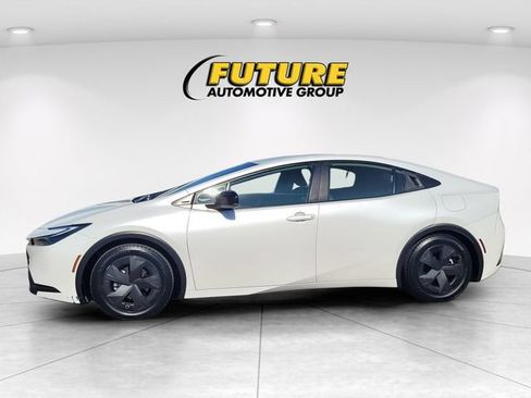 Used 2023 Toyota Prius LE FWD image 6