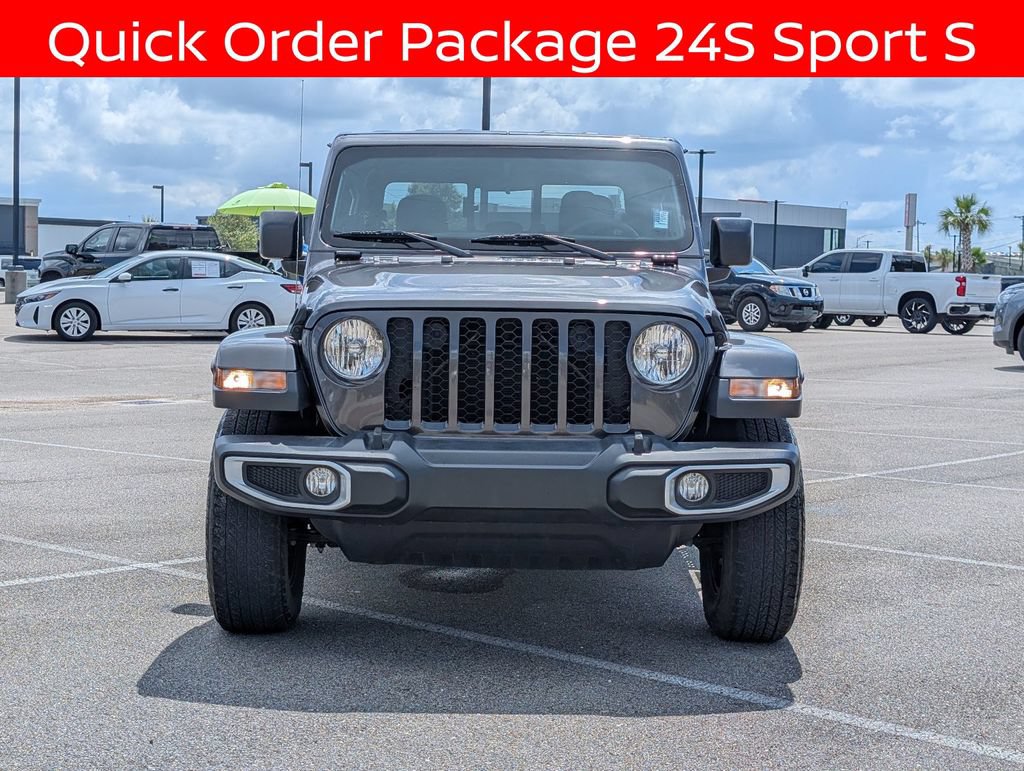 Used 2023 Jeep Gladiator Sport AWD/4WD image 9