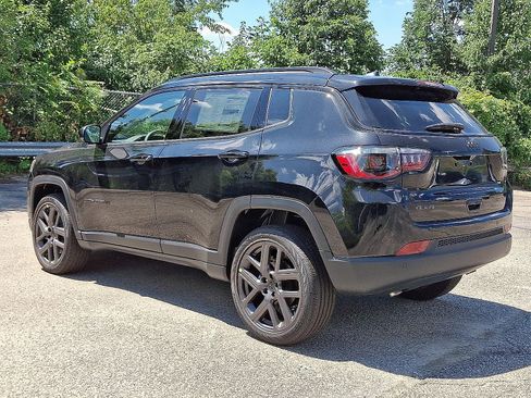 New 2026 Jeep Compass Limited w/ Sun, Sound & Navigation Group AWD/4WD image 4