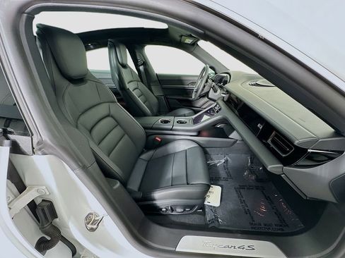 New 2025 Porsche Taycan 4S AWD/4WD image 30