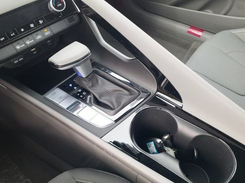 New 2026 Hyundai Elantra Hybrid FWD image 23