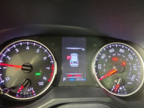 Used 2022 Toyota RAV4 XLE Premium AWD/4WD image 17