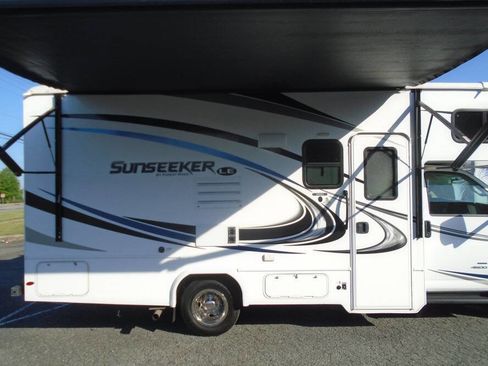 Used 2019 Chevrolet Express 4500 w/ RV Package image 10