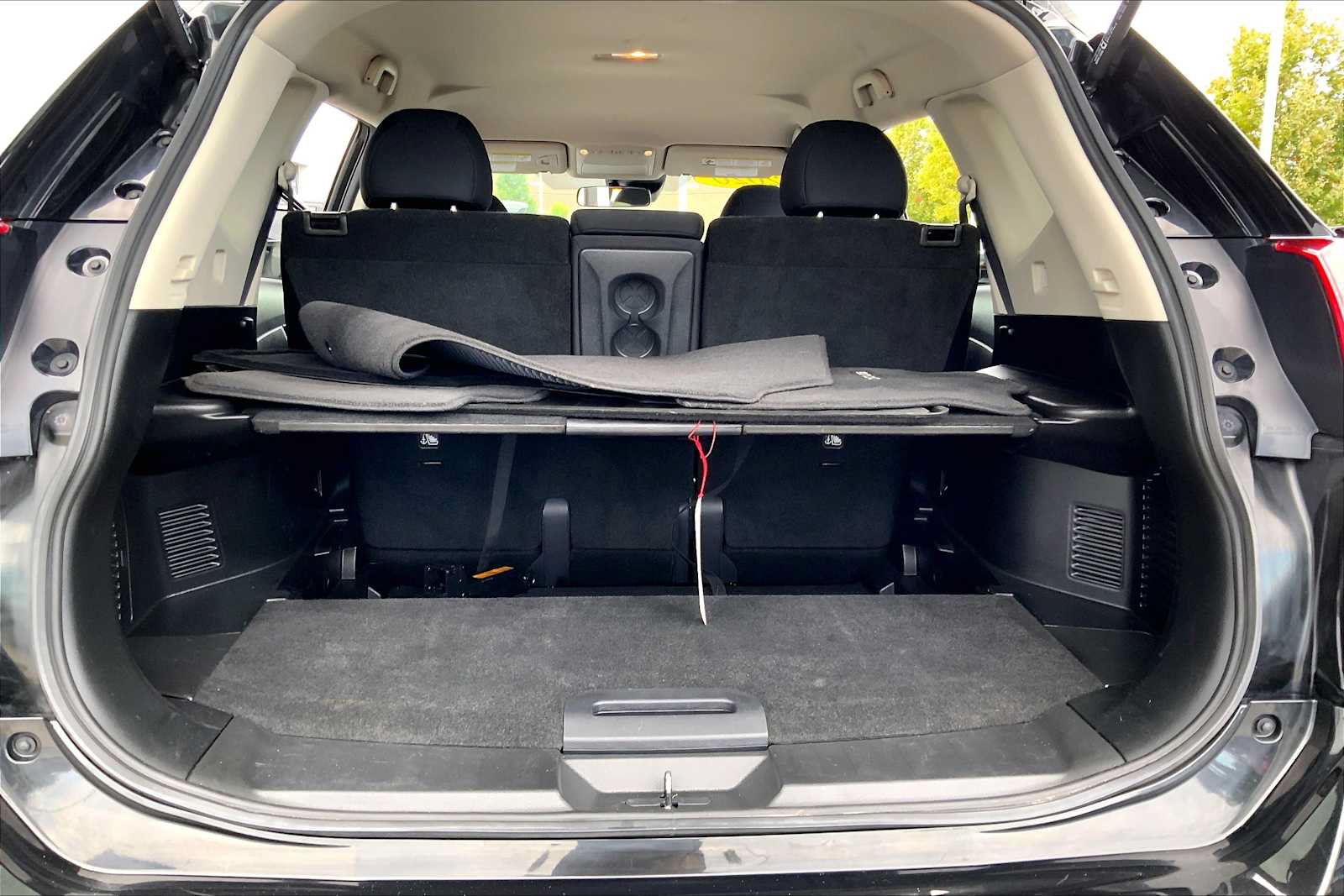 Used 2020 Nissan Rogue S w/ Special Edition Package AWD/4WD image 33