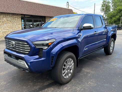 Used 2024 Toyota Tacoma Limited w/ Limited Package (LT) AWD/4WD image 3