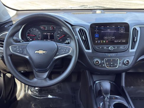 Used 2024 Chevrolet Malibu LT FWD image 23