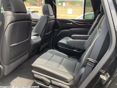 Used 2023 Cadillac Escalade Premium Luxury w/ Performance Package AWD/4WD image 8