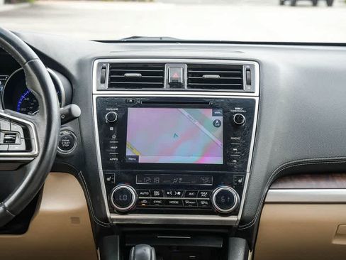 Used 2019 Subaru Outback 2.5i Limited AWD/4WD image 13