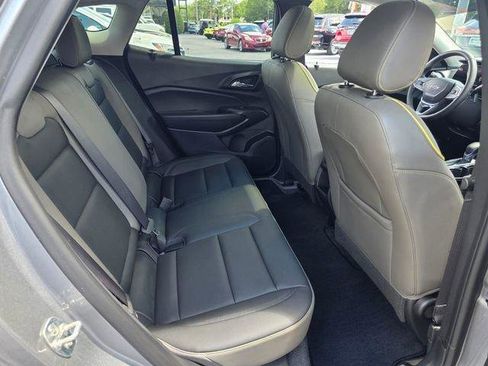 Certified 2025 Chevrolet Trax ACTIV w/ Sunroof Package FWD image 17