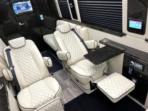 Used 2022 Mercedes-Benz Sprinter 3500 image 3