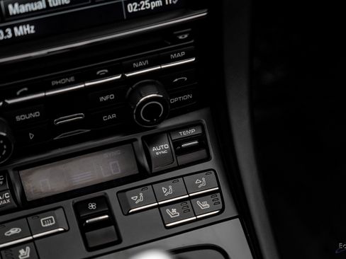 Used 2015 Porsche 911 Turbo image 65