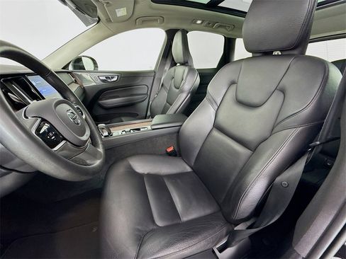 Used 2023 Volvo XC60 T8 Plus image 5