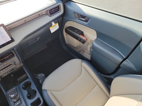 New 2025 Ford Maverick Lariat image 13