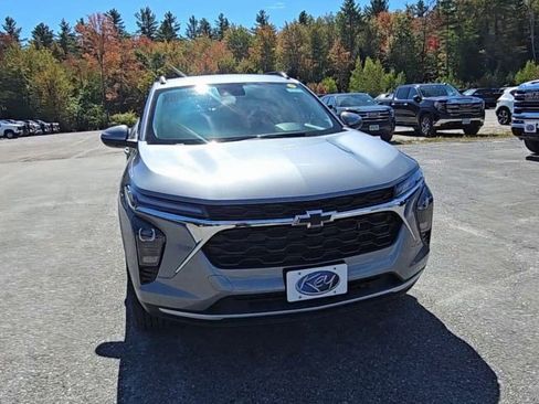 New 2025 Chevrolet Trax LT w/ Driver Confidence Package image 39