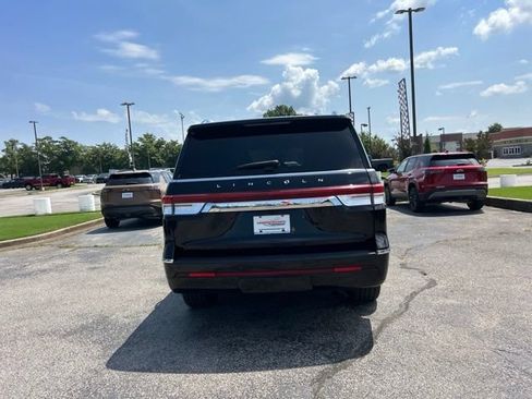 Used 2024 Lincoln Navigator Reserve AWD/4WD image 4