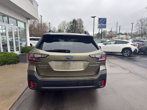 Used 2020 Subaru Outback Premium image 4
