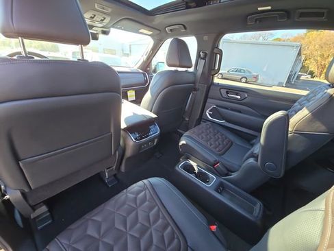 New 2026 Nissan Armada Platinum image 39