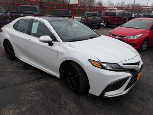 Used 2021 Toyota Camry XSE image 1