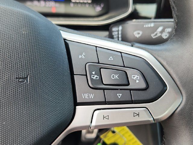Used 2025 Volkswagen Jetta Sport FWD image 19