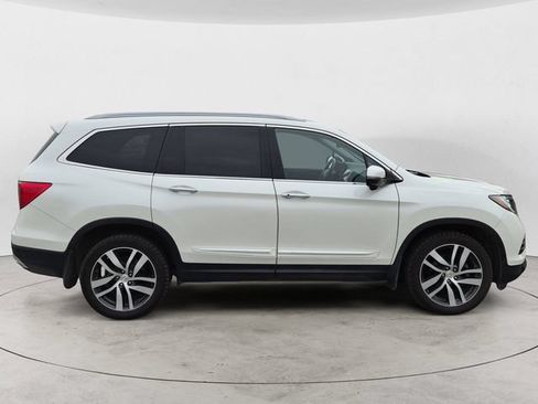 Used 2018 Honda Pilot Touring image 4