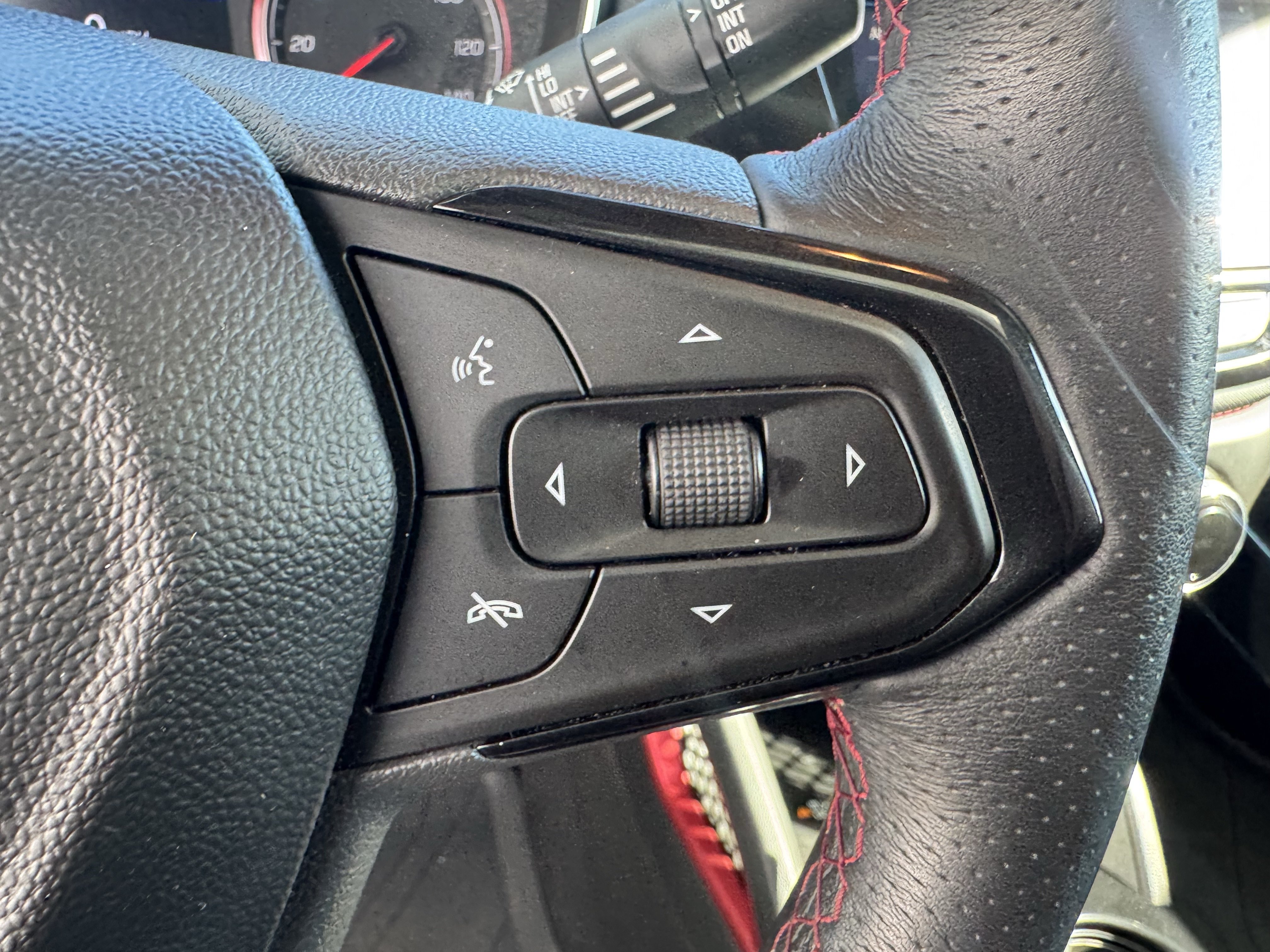 Used 2021 Chevrolet TrailBlazer RS w/ Sun and Liftgate Package AWD/4WD image 19