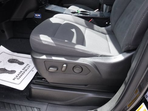 Used 2023 Chevrolet Tahoe LS image 12