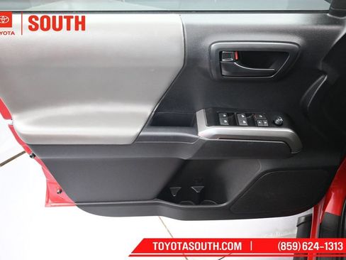 Used 2023 Toyota Tacoma SR5 AWD/4WD image 22