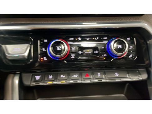 Used 2025 GMC Sierra 3500 Denali w/ Denali Reserve Package image 13