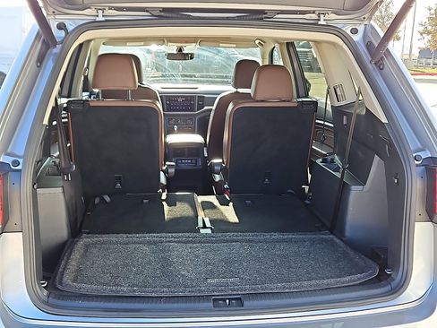 Used 2021 Volkswagen Atlas SE w/ Panoramic Sunroof Package image 6