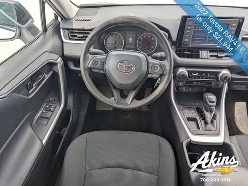 Used 2022 Toyota RAV4 LE FWD image 15