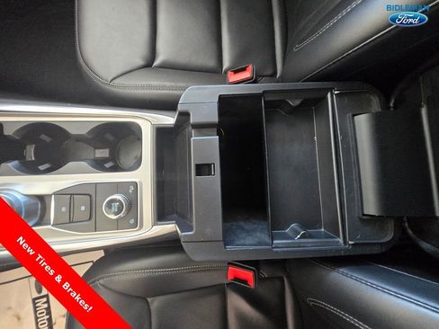 Used 2022 Ford Explorer XLT w/ Equipment Group 202A image 22