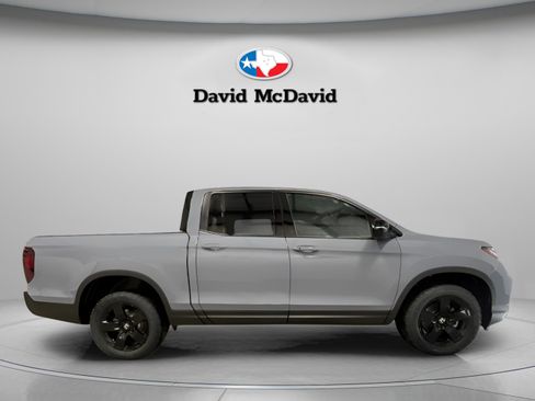 New 2026 Honda Ridgeline Black Edition image 8