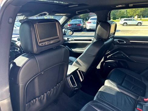 Used 2012 Porsche Cayenne image 28