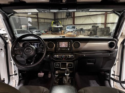 Used 2020 Jeep Gladiator Sport image 28