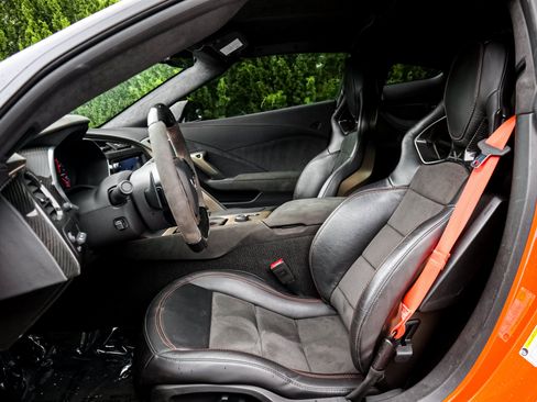 Used 2019 Chevrolet Corvette ZR1 RWD image 17