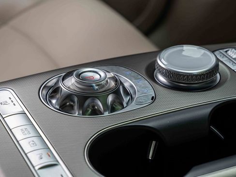 Used 2024 Genesis GV60 RWD image 29