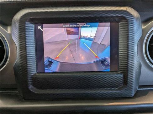 Used 2021 Jeep Gladiator Sport image 15