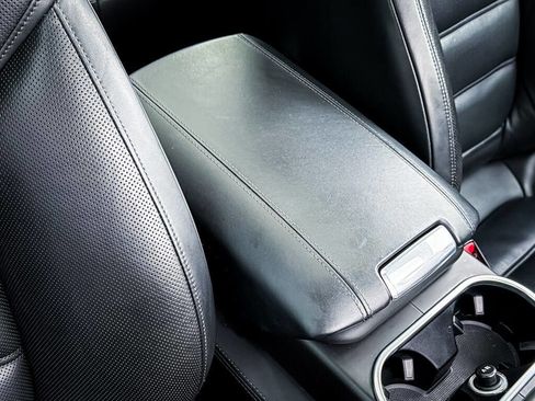 Used 2013 Porsche Cayenne Turbo image 33