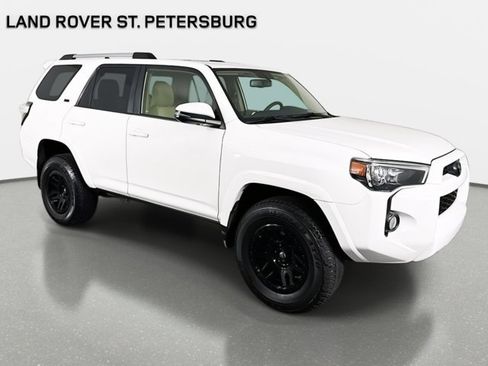 Used 2019 Toyota 4Runner SR5 Premium image 3