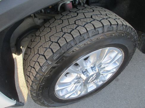 Used 2020 Chevrolet Silverado 2500 High Country w/ Z71 Off-Road Package image 14