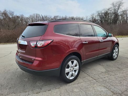 Used 2017 Chevrolet Traverse LT w/ Style and Technology Package FWD image 5