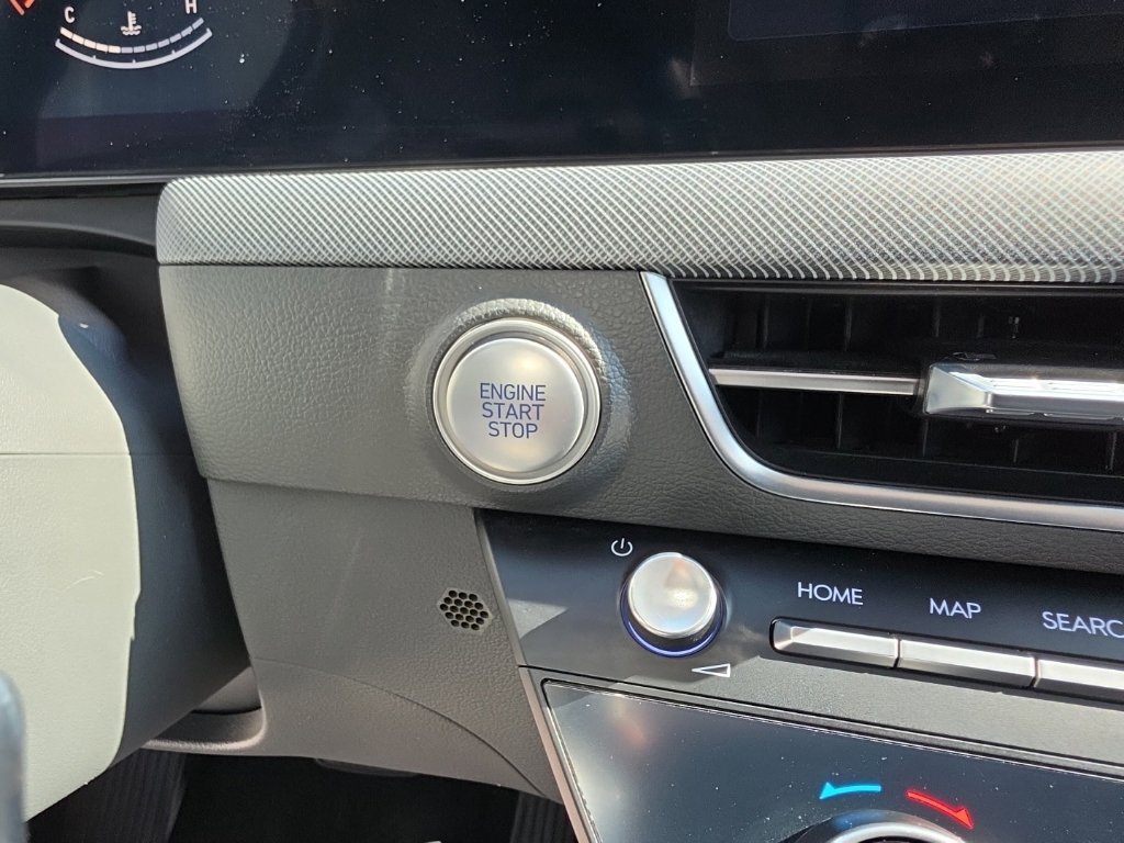 Used 2025 Hyundai Sonata SEL FWD image 18