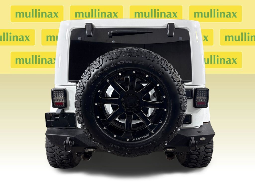 Used 2017 Jeep Wrangler Unlimited Sahara w/ Connectivity Group AWD/4WD image 9