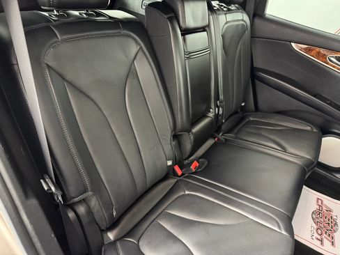 Used 2019 Lincoln Nautilus Reserve w/ Ultimate Package AWD/4WD image 38