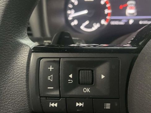 Used 2023 Nissan Rogue SV AWD/4WD image 24