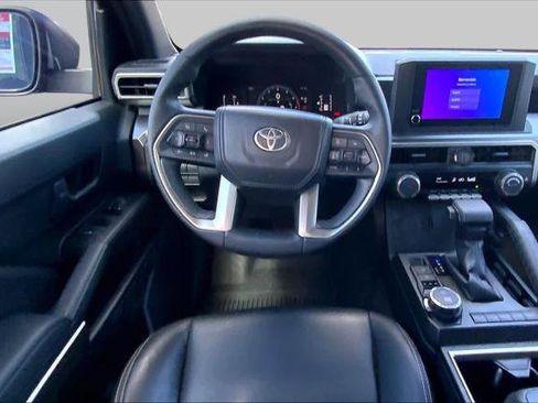 Certified 2025 Toyota 4Runner SR5 AWD/4WD image 6