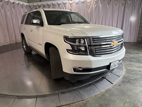 Used 2020 Chevrolet Tahoe Premier w/ Premier 6.2L Value Package AWD/4WD image 3