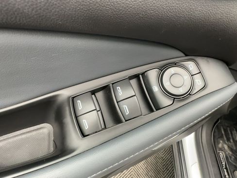 Used 2024 Buick Enclave Essence w/ Experience Buick Package image 13