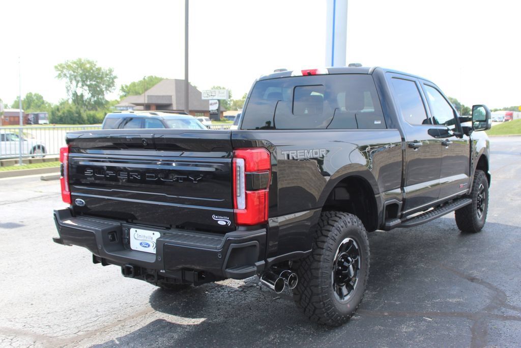 New 2026 Ford F350 Platinum w/ Tremor Off-Road Package AWD/4WD image 5